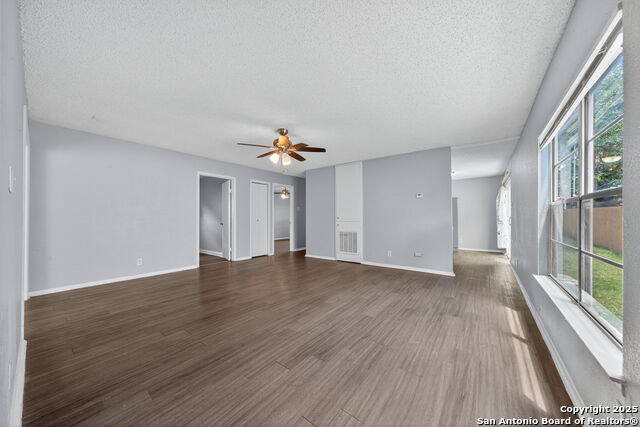 Image 2 of 20 For 4883 Aspen Wood