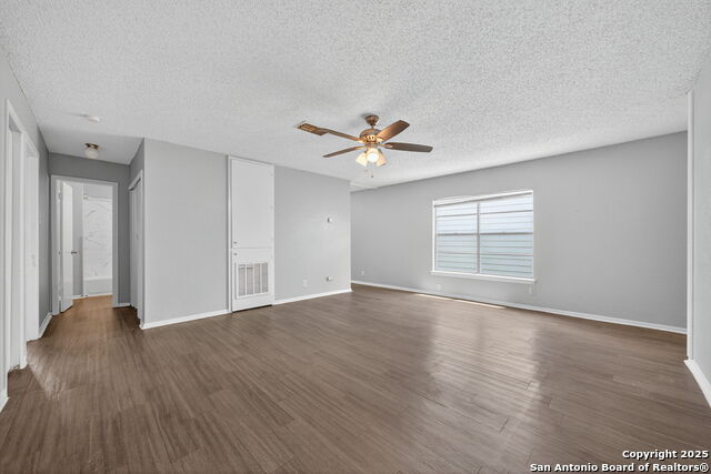Image 3 of 20 For 4883 Aspen Wood