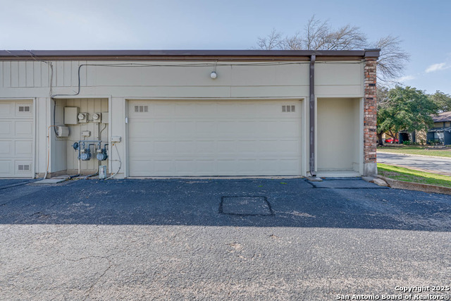 Image 34 of 37 For 9016 Wickfield