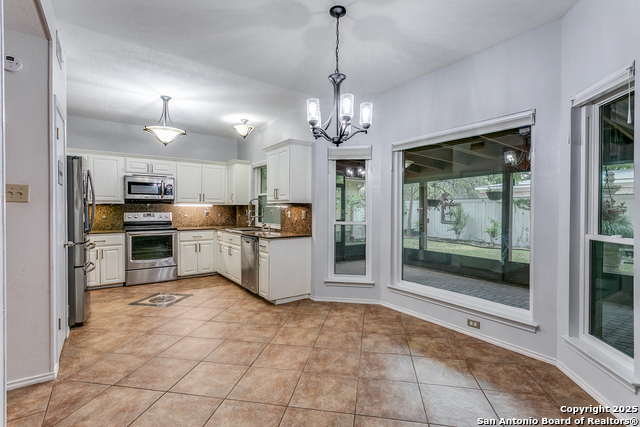 Image 11 of 25 For 2658 Chestnut Bend