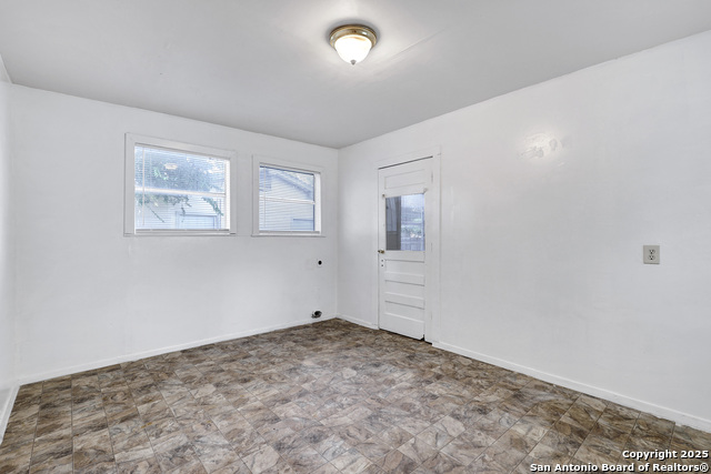 Image 28 of 31 For 2823 Tillie Dr