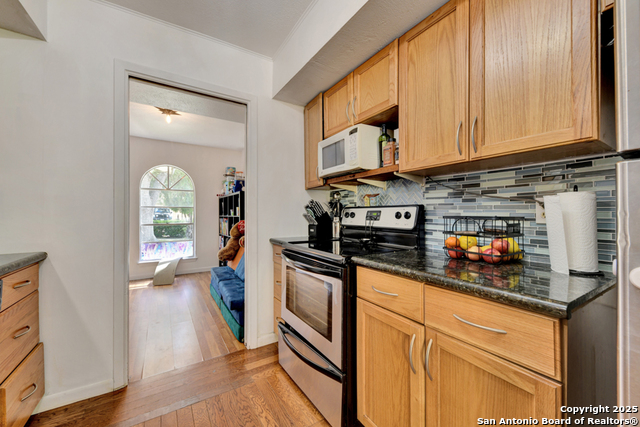 Image 10 of 24 For 13527 Beltway