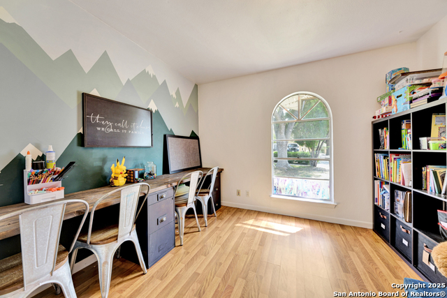 Image 11 of 24 For 13527 Beltway