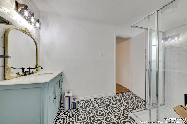 Image 16 of 24 For 13527 Beltway