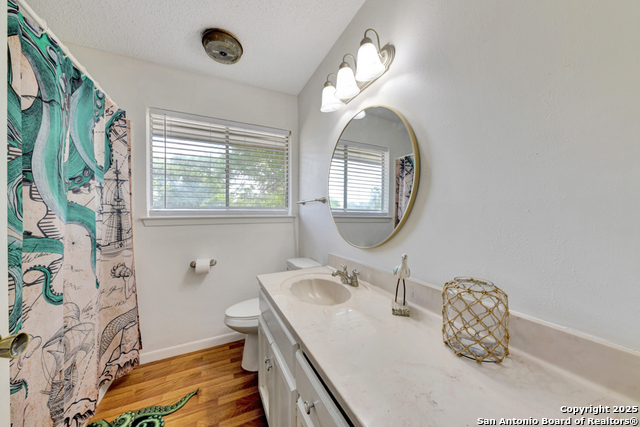 Image 21 of 24 For 13527 Beltway