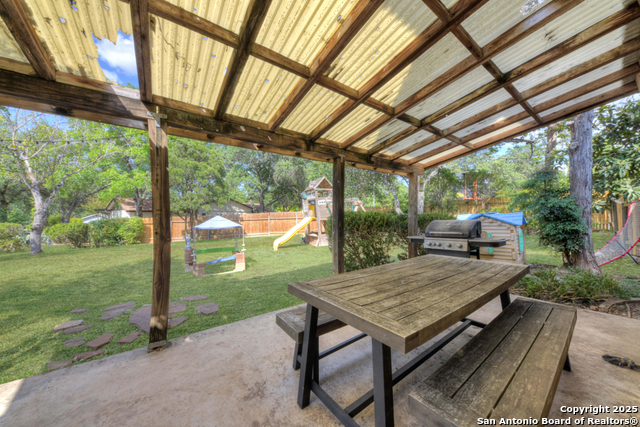 Image 22 of 24 For 13527 Beltway