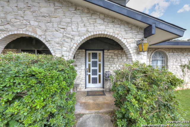 Image 4 of 24 For 13527 Beltway