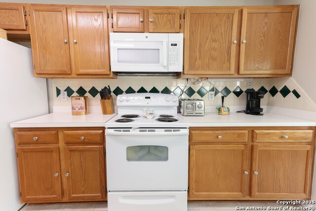Image 15 of 62 For 1021 Silvertree Blvd