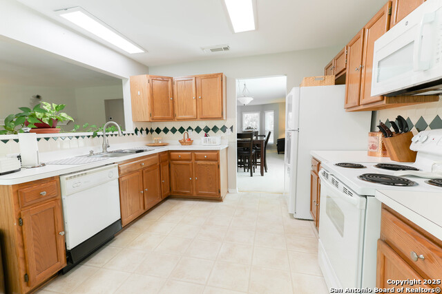 Image 16 of 62 For 1021 Silvertree Blvd