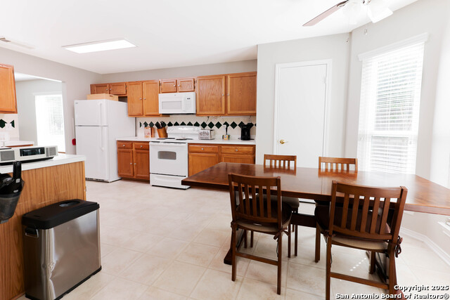 Image 17 of 62 For 1021 Silvertree Blvd