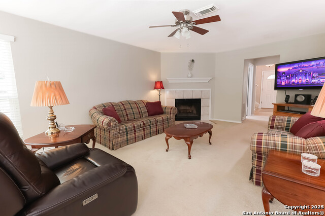 Image 19 of 62 For 1021 Silvertree Blvd