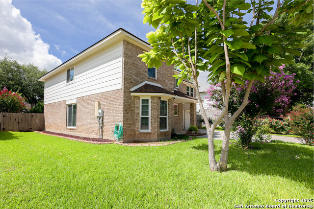 Image 5 of 62 For 1021 Silvertree Blvd