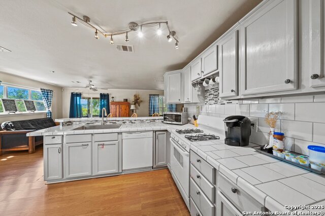 Image 6 of 29 For 1397 Canyon Lake