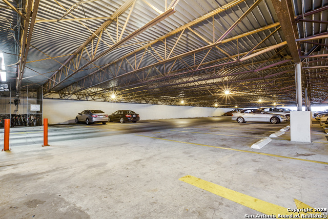 Image 18 of 42 For 7701 Wurzbach Rd 301