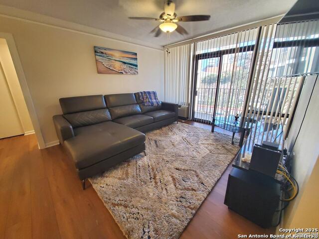 Image 20 of 42 For 7701 Wurzbach Rd 301