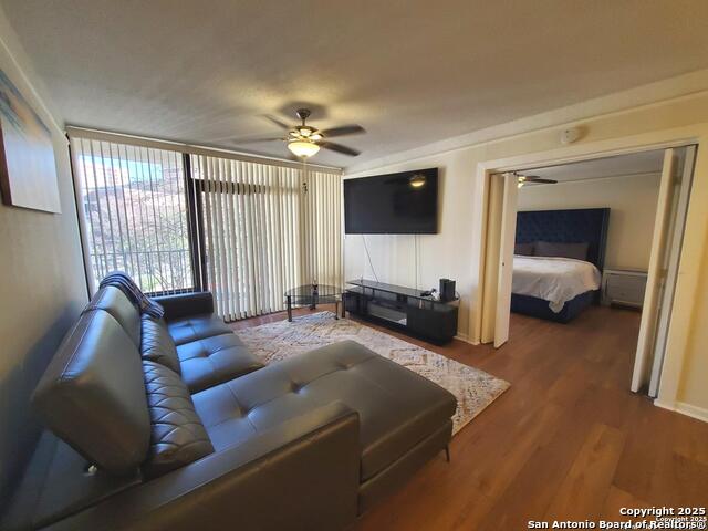 Image 21 of 42 For 7701 Wurzbach Rd 301