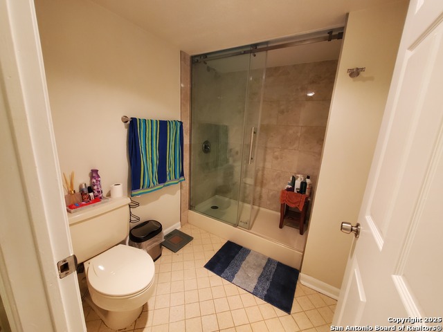 Image 35 of 42 For 7701 Wurzbach Rd 301