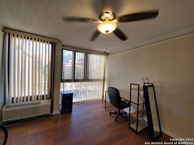 Image 37 of 42 For 7701 Wurzbach Rd 301