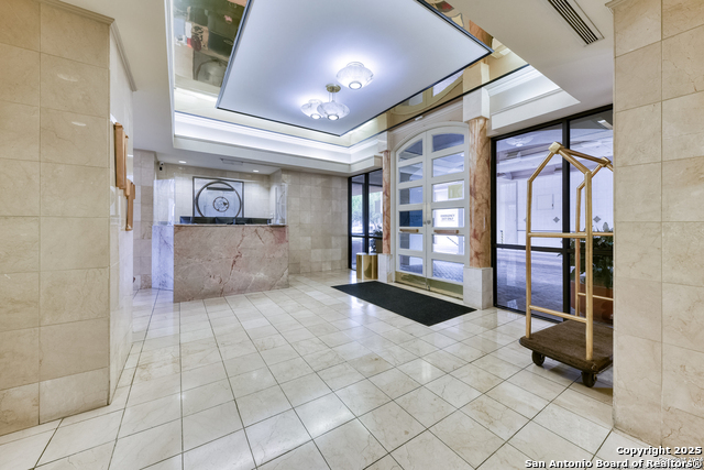 Image 6 of 42 For 7701 Wurzbach Rd 301