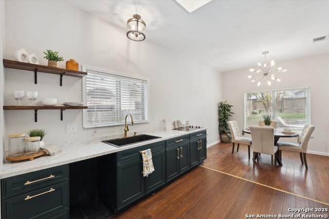 Listing photo id 12 for 2719 Johnson Grass