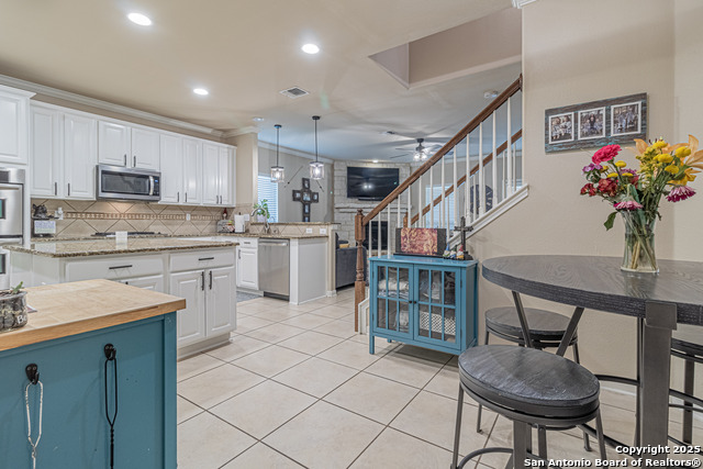 Listing photo id 11 for 12639 Perini Ranch