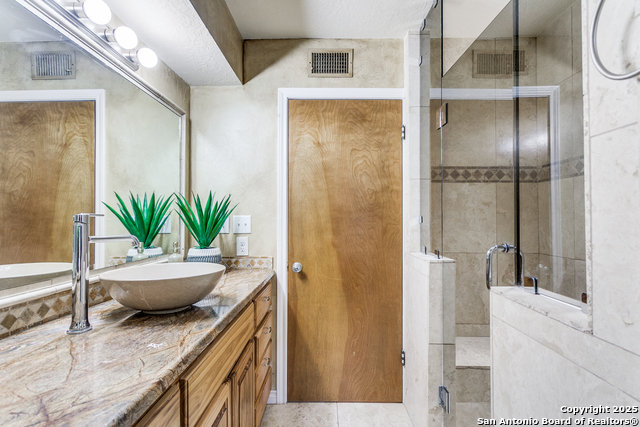 Image 18 of 28 For 11102 Whisper Hollow