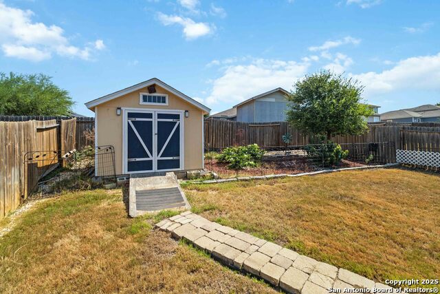 Image 11 of 14 For 6423 Woodcliff Bend