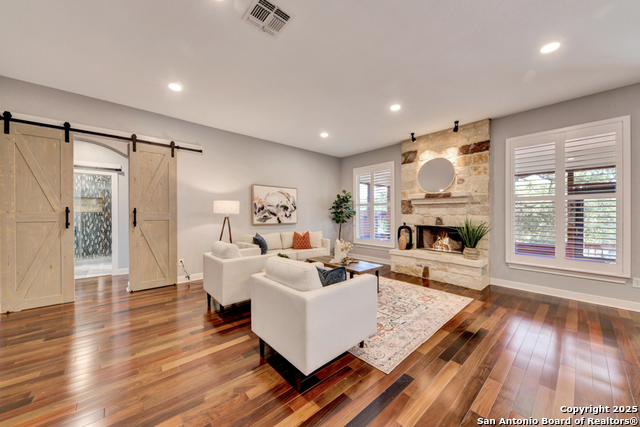 Image 7 of 51 For 2437 River Way