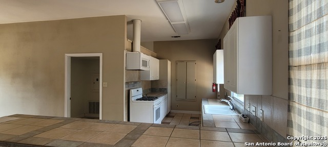 Listing photo id 19 for 105a Jennifer