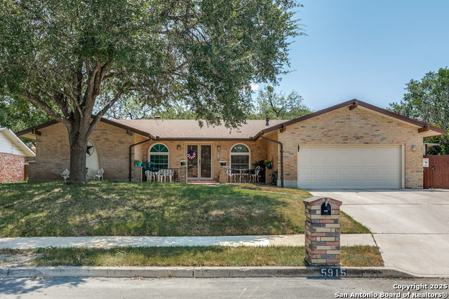 Image 4 of 25 For 5915 Seneca Dr