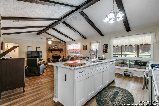 Image 9 of 25 For 5915 Seneca Dr