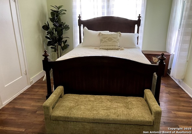 Image 5 of 10 For 609 W Lullwood Ave