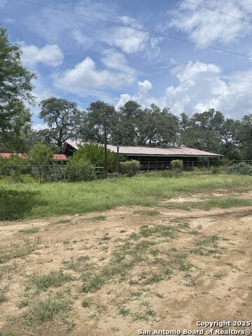 Listing photo id 2 for 19512 Tonkawa Pass