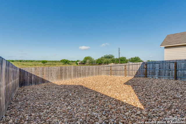 Listing photo id 21 for 12930 Deep Eddy