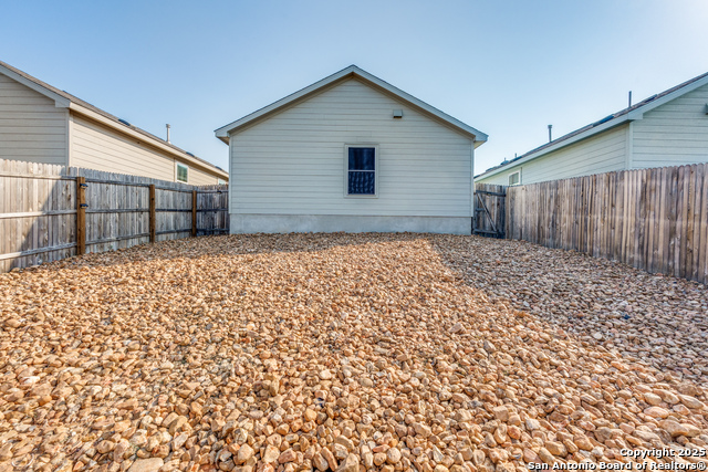 Listing photo id 22 for 12930 Deep Eddy