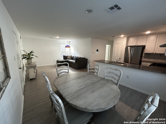 Listing photo id 2 for 8819 Astral