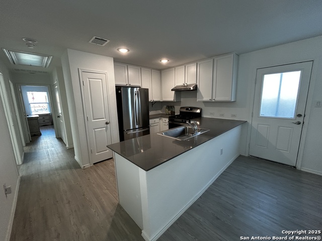 Listing photo id 3 for 8819 Astral