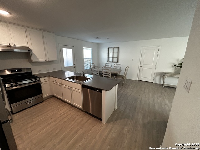 Listing photo id 4 for 8819 Astral