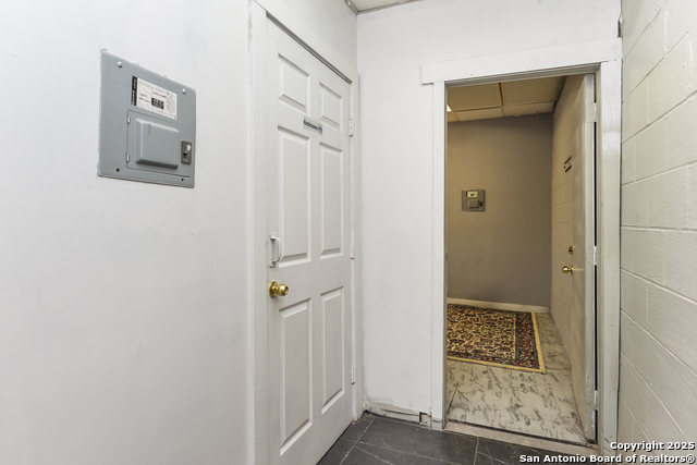 Listing photo id 11 for 1818 Zarzamora