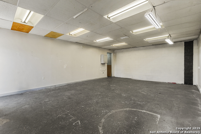 Listing photo id 13 for 1818 Zarzamora