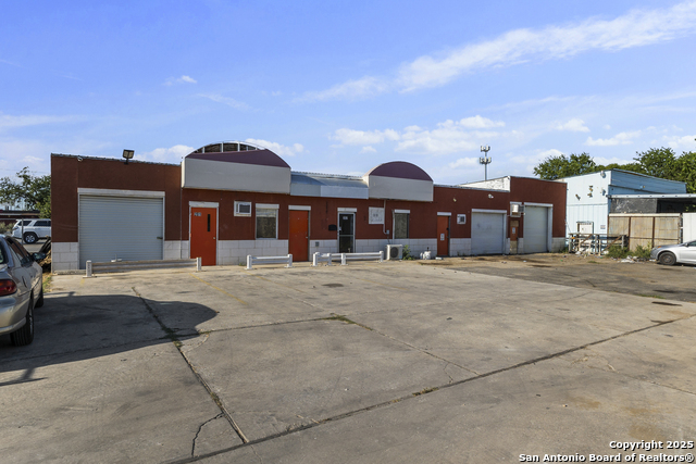 Listing photo id 22 for 1818 Zarzamora
