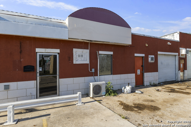 Listing photo id 2 for 1818 Zarzamora