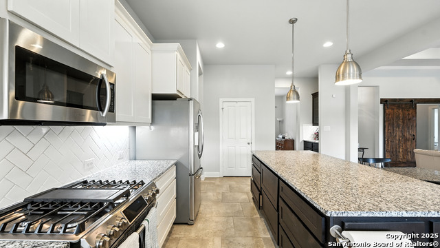 Listing photo id 5 for 179 Prairie Dawn