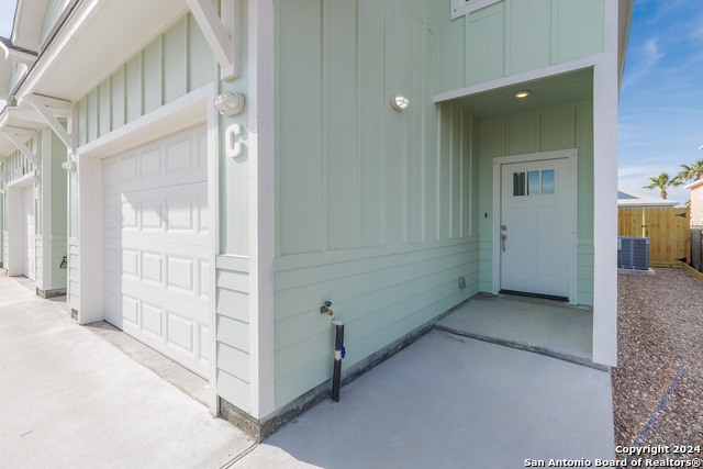 Listing photo id 11 for 13970 Fortuna Bay  A