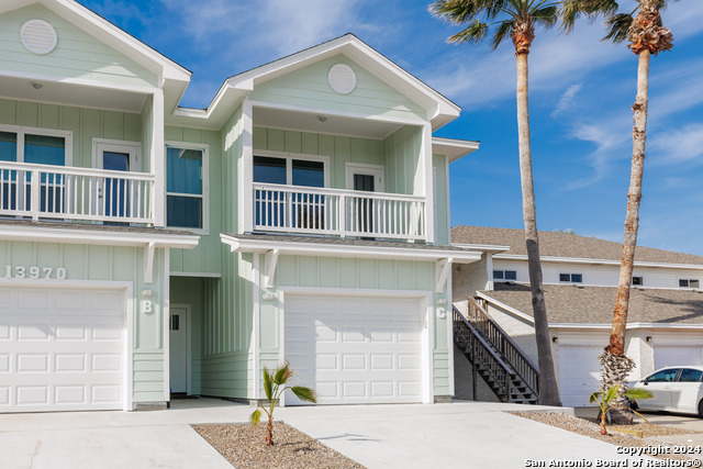 Listing photo id 0 for 13970 Fortuna Bay  A