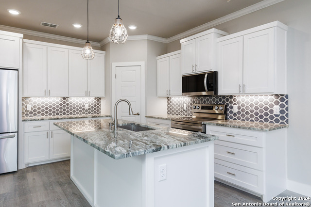 Listing photo id 21 for 13970 Fortuna Bay  A