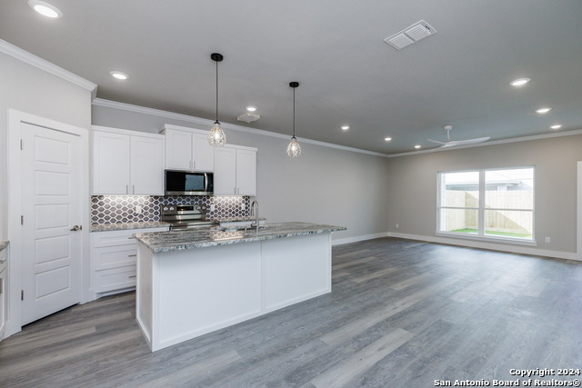 Listing photo id 26 for 13970 Fortuna Bay  A