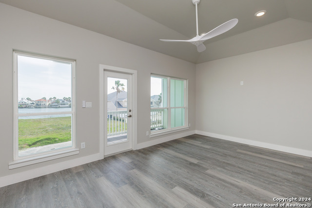 Listing photo id 39 for 13970 Fortuna Bay  A