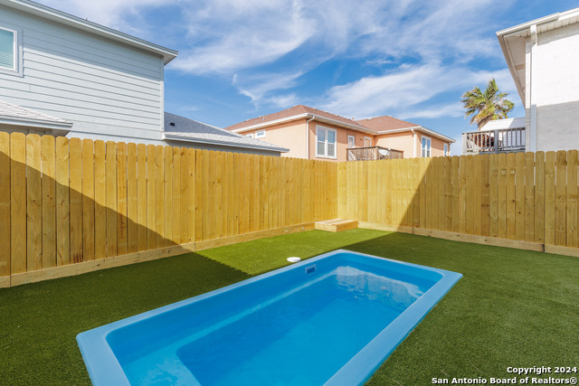 Listing photo id 7 for 13970 Fortuna Bay  A