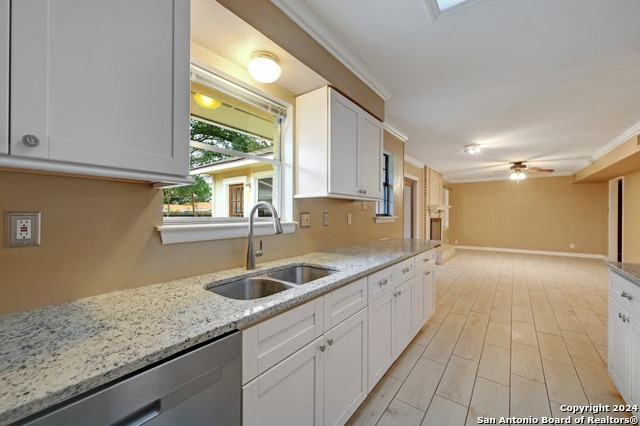 Image 11 of 37 For 5801 Windvale Dr.